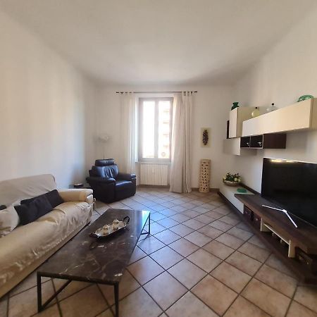 Niguarda - Palanzone Cozy 2Broom Apartment Milan Bagian luar foto