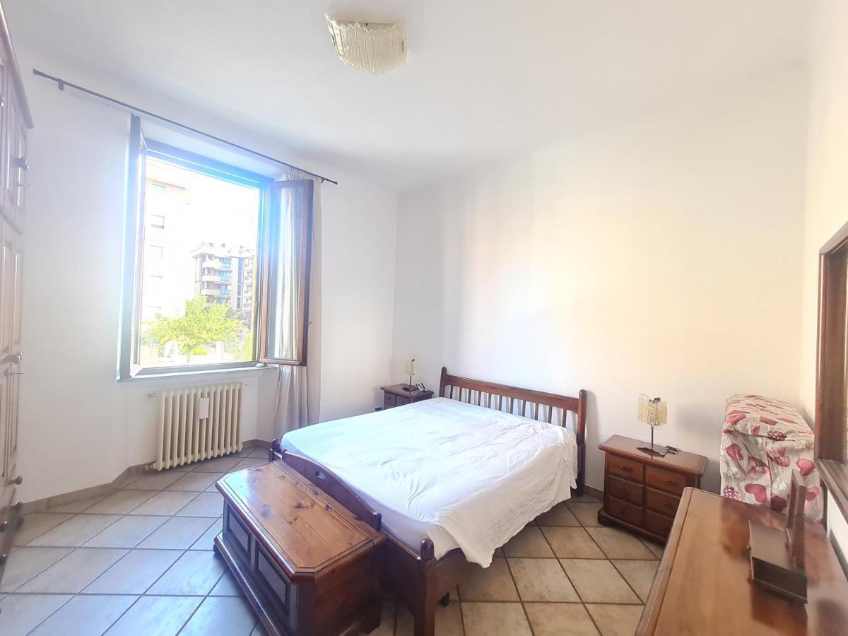 Niguarda - Palanzone Cozy 2Broom Apartment Milan Bagian luar foto