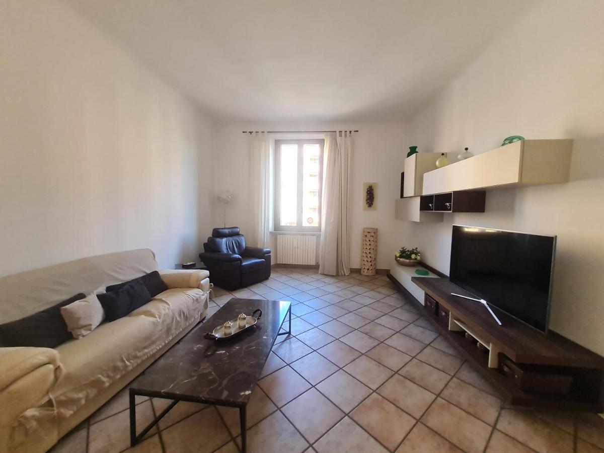 Niguarda - Palanzone Cozy 2Broom Apartment Milan Bagian luar foto